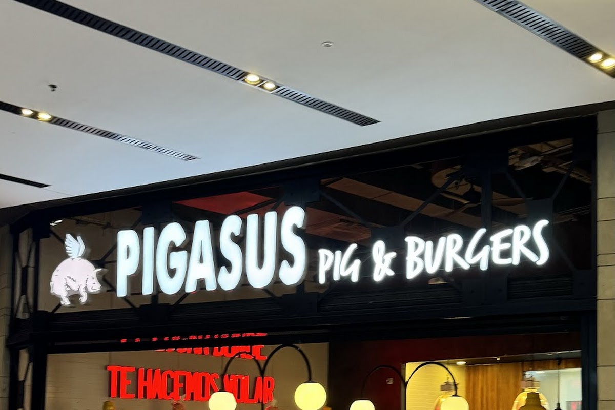 Colombian hotdogs & burgers, Antioquia, Colombia