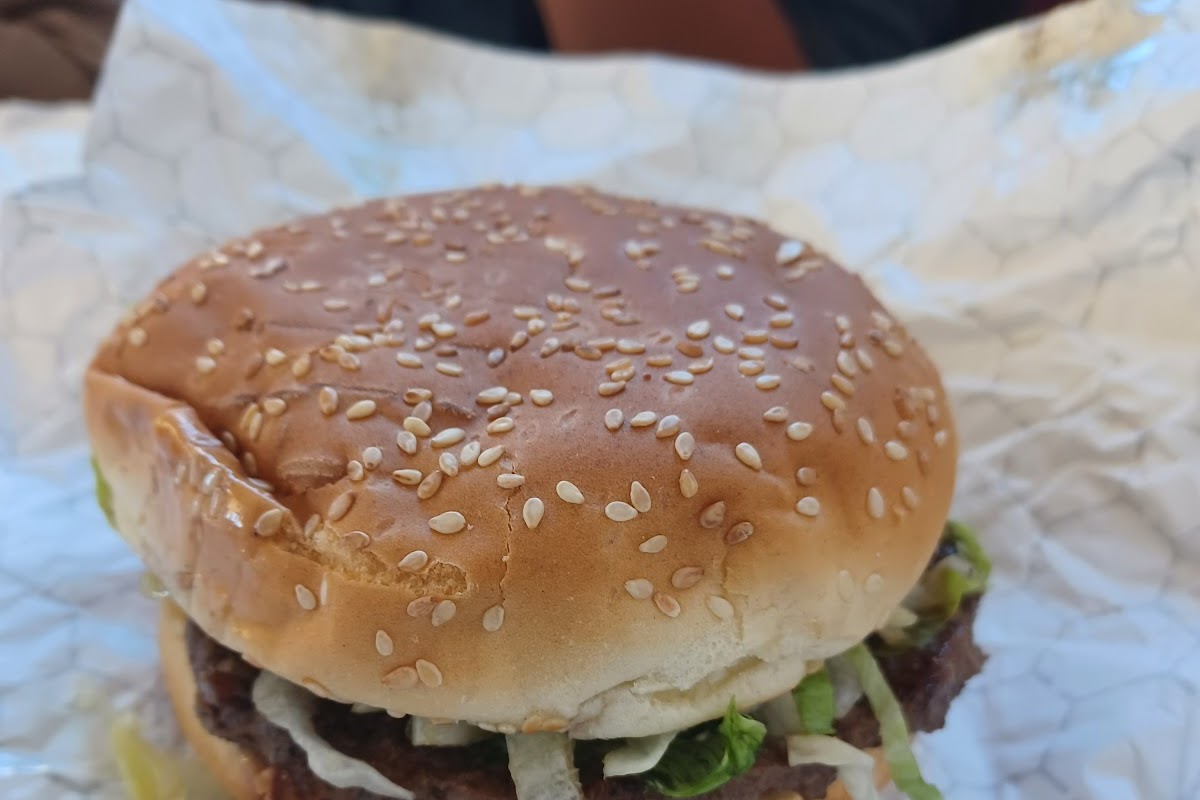 Charlie's Burgers Plus/King Falafel