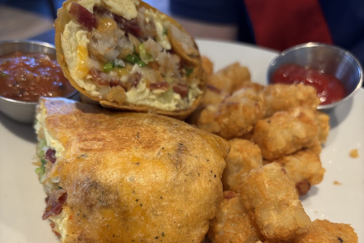 Latitude 34 Deli