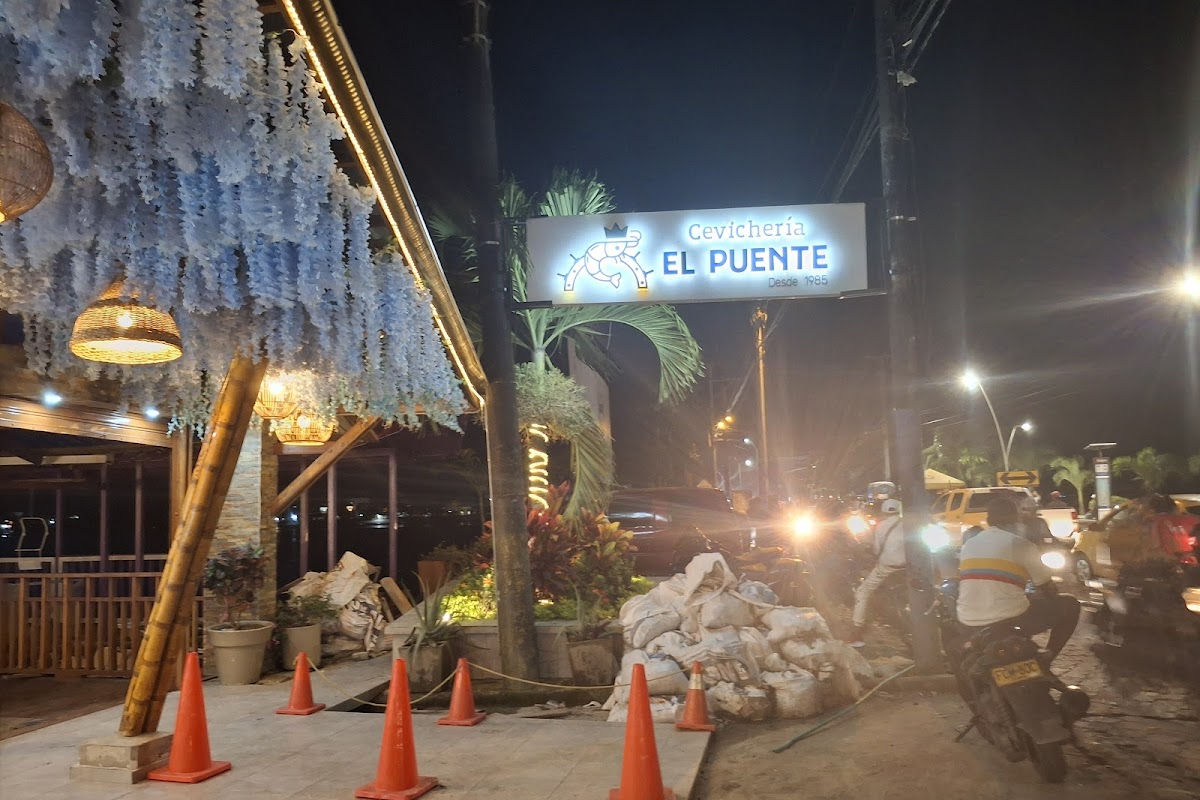 Water Front Bar