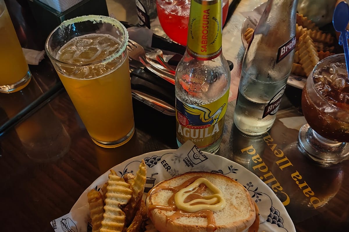 Restaurante Bar Rumba y Carbón, La Estrella, LA