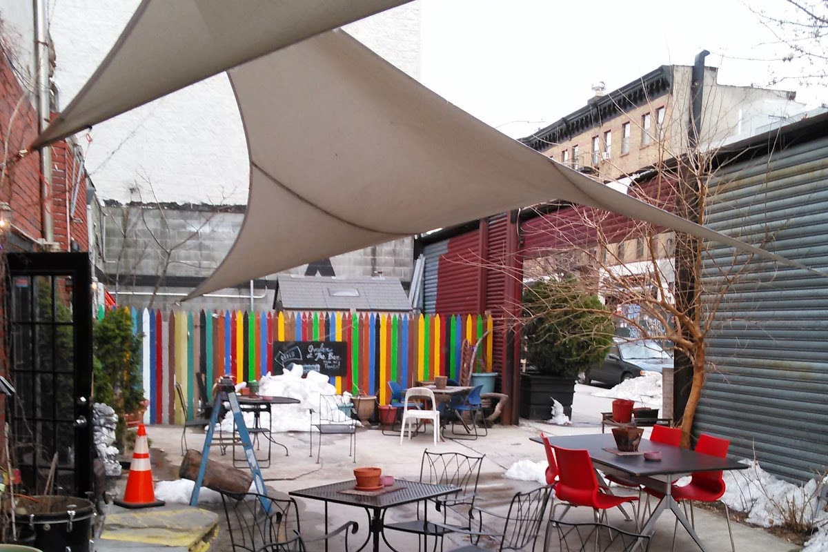 Art Bar & Cafe