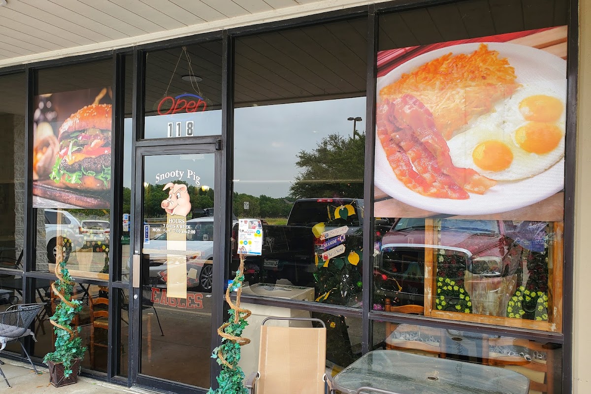 Snooty Pig, Argyle, TX