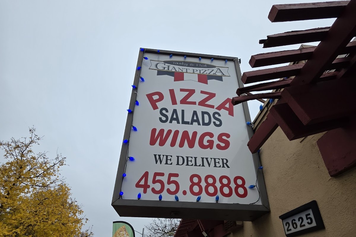 Giant Pizza