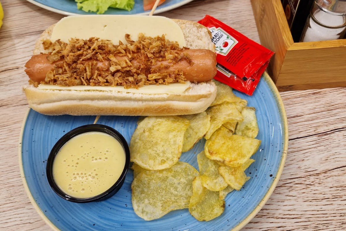 Alaska Burguer, Solares