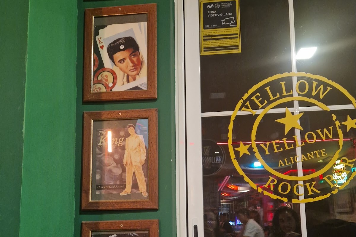 Cafe Toto