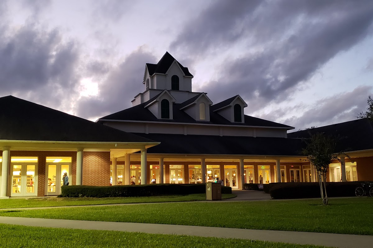Brooks–Shivers Dining Hall