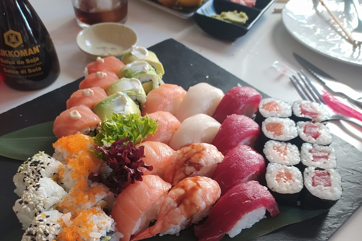 Colala Noodles & Sushi