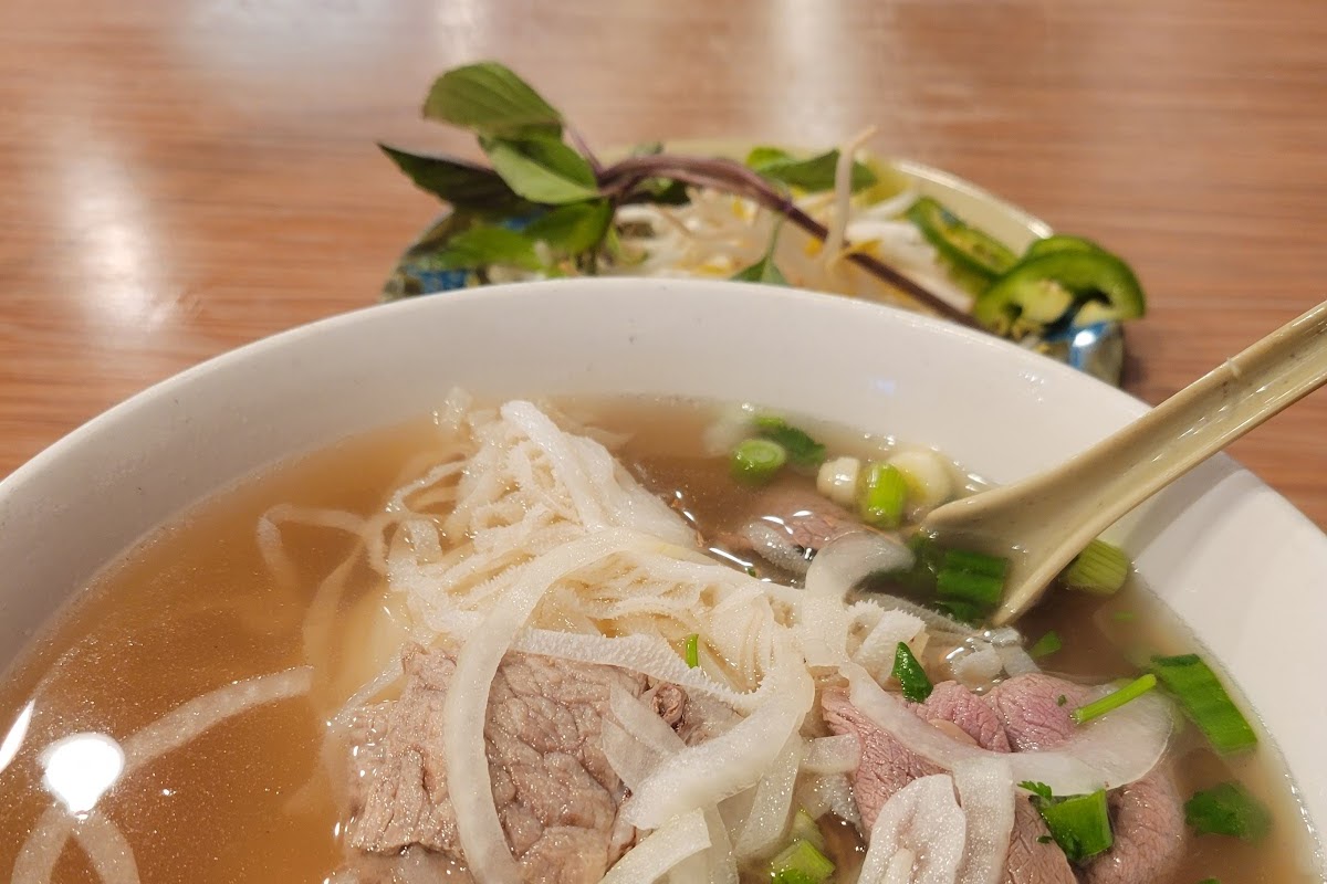 BMC Pho Banh Mi Che Cali