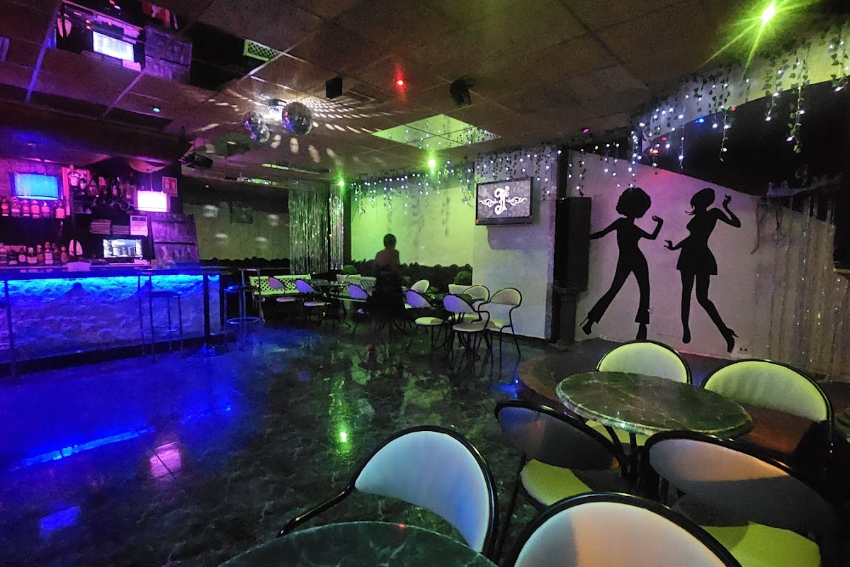Cafetería Karaoke La jota mágica