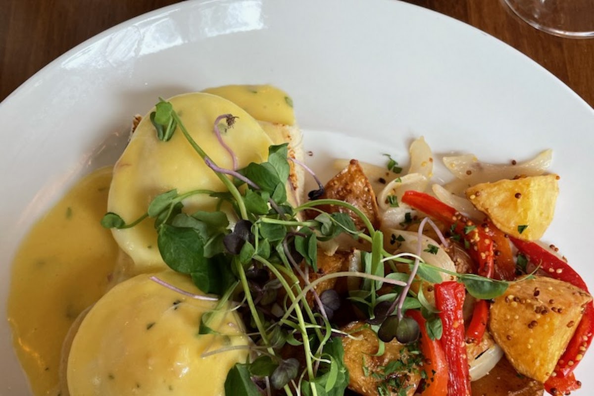 BackDoor Bistro and Wine Bar, Town Square, CA