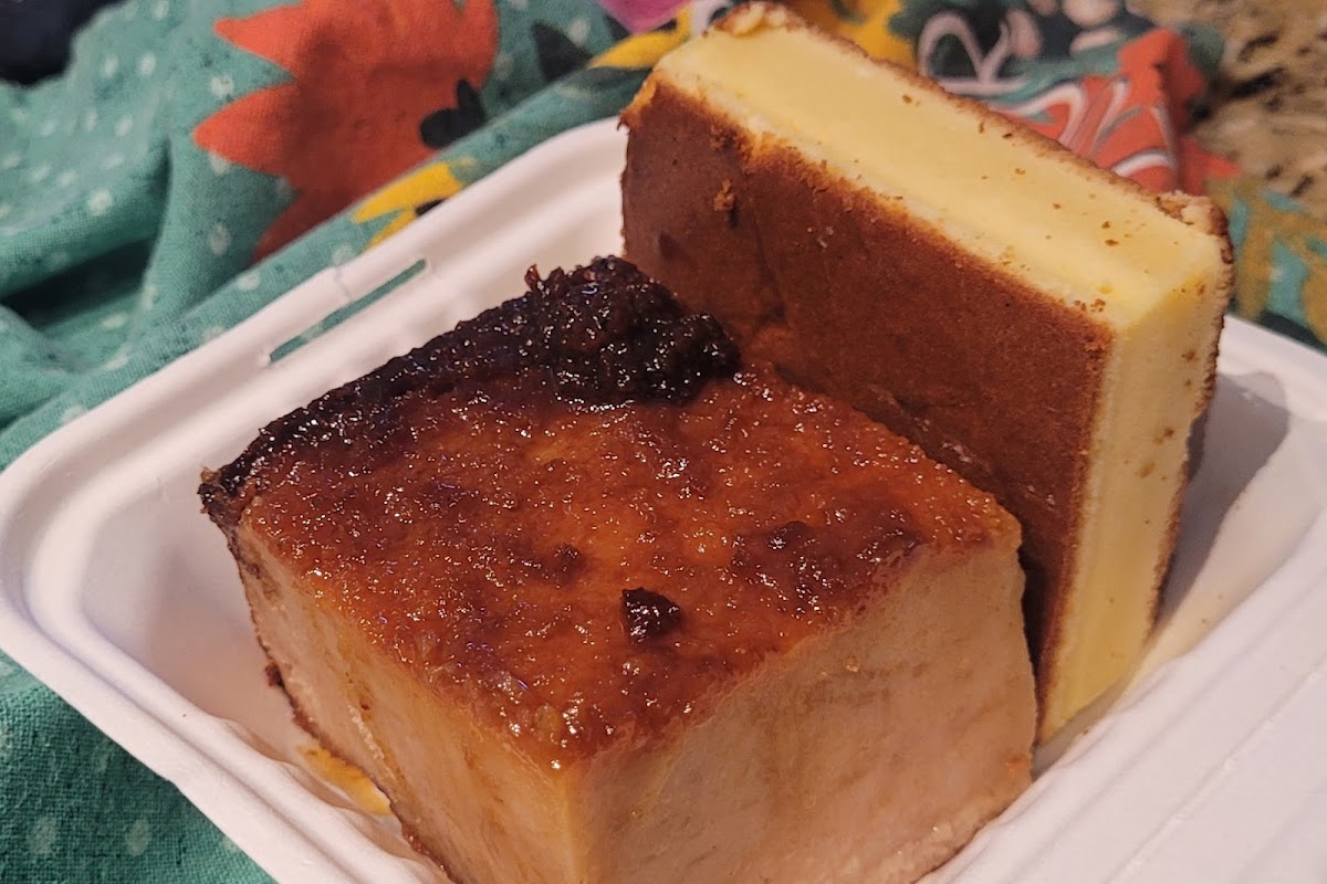 Panaderia y Pupuseria Los Cocos
