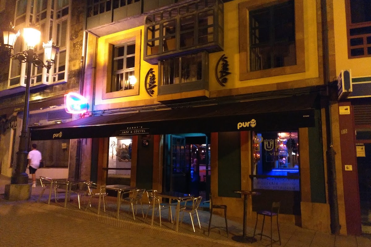 ThunderBitch Club, Oviedo