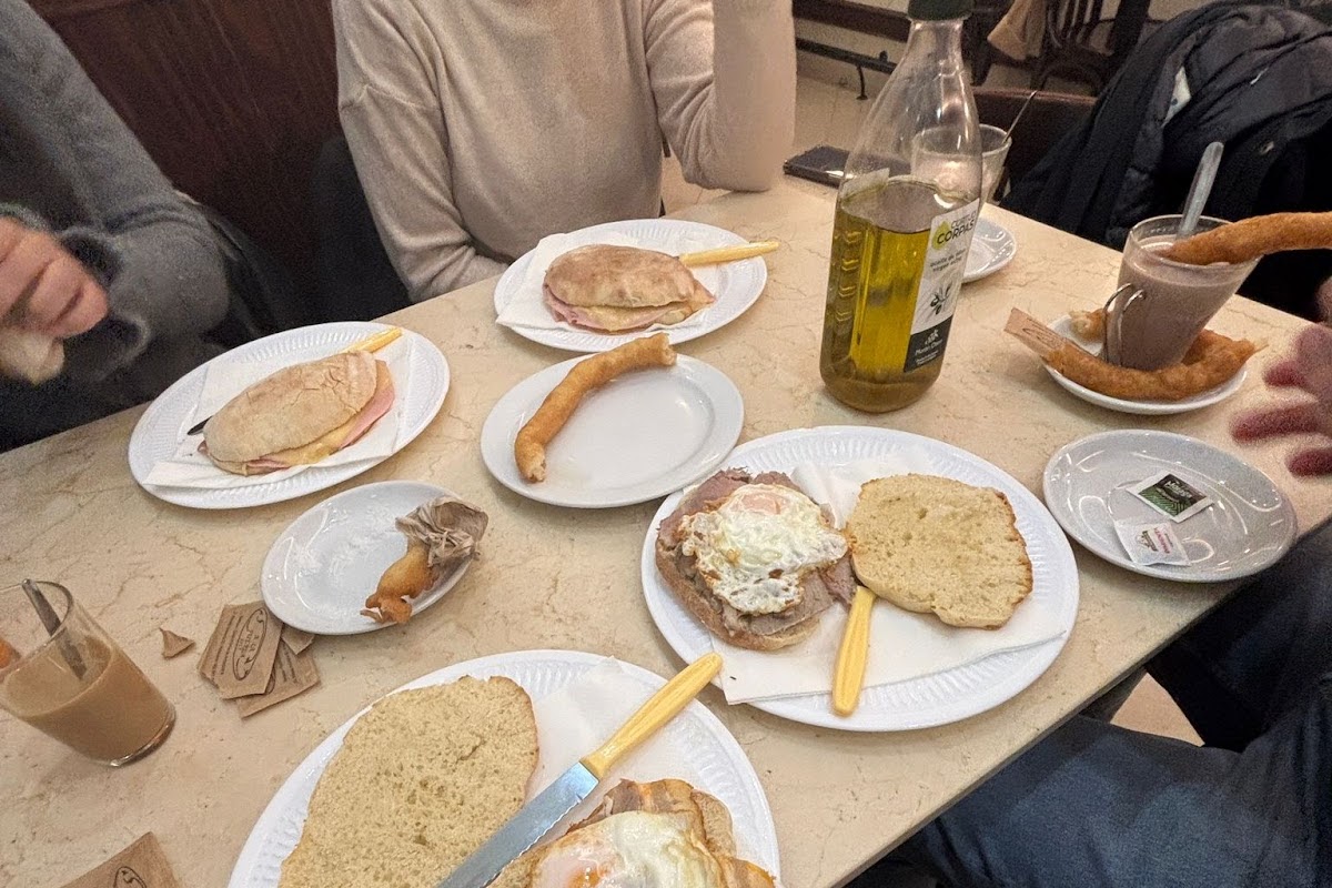 Bar A La Fuerza