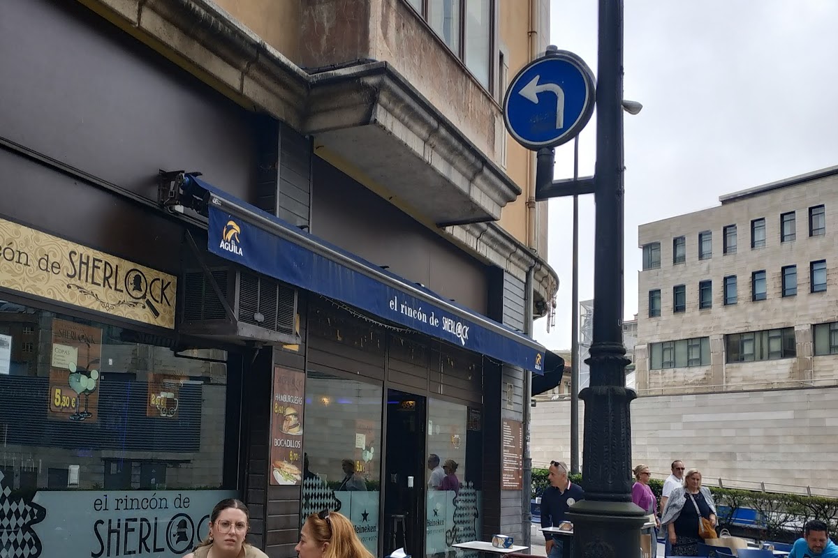 Café Sherlock