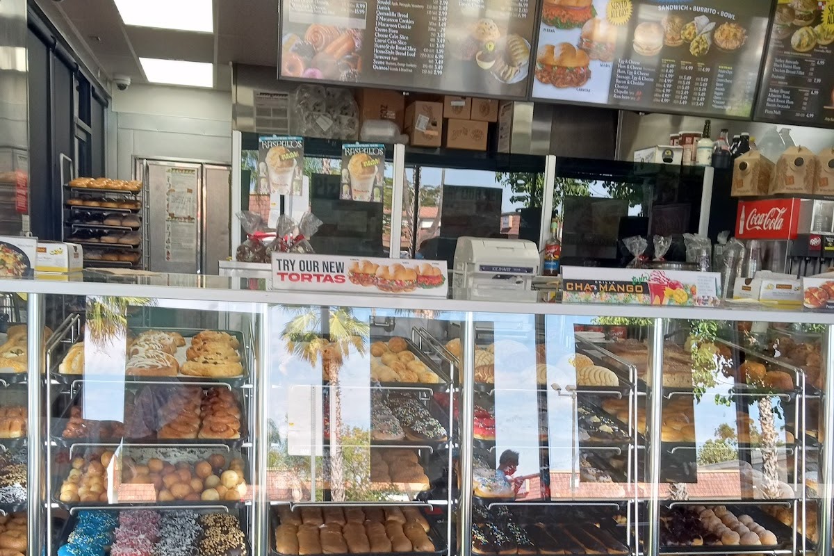 Winchell's Donut House, Fontana, CA