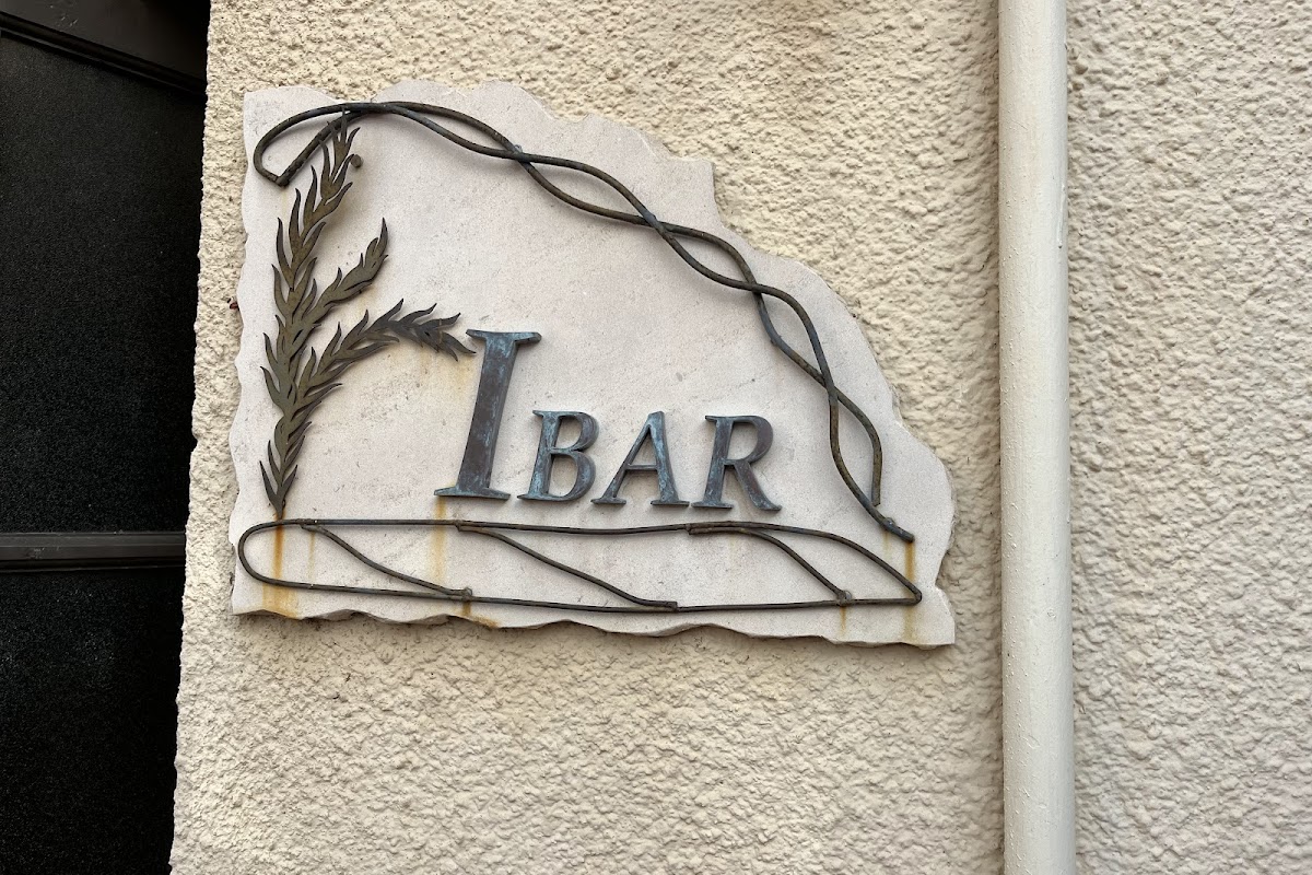 World Famous I Bar