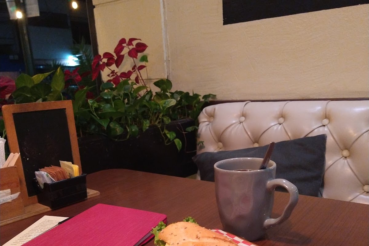 Moronas Café