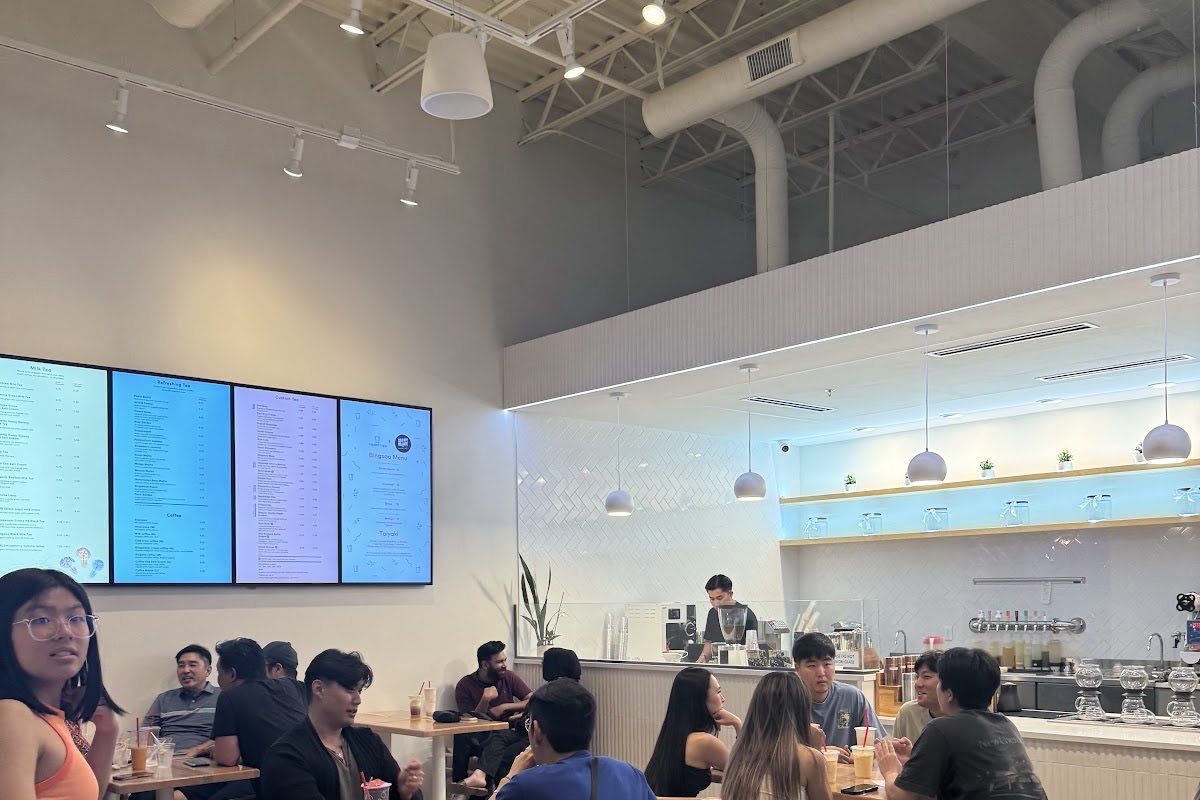Red Straw Tea Bar