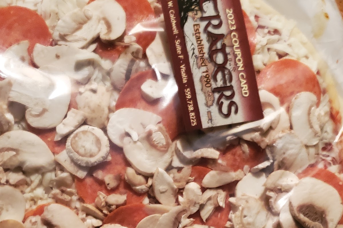 Traders Take-N-Bake Pizza, Visalia, CA