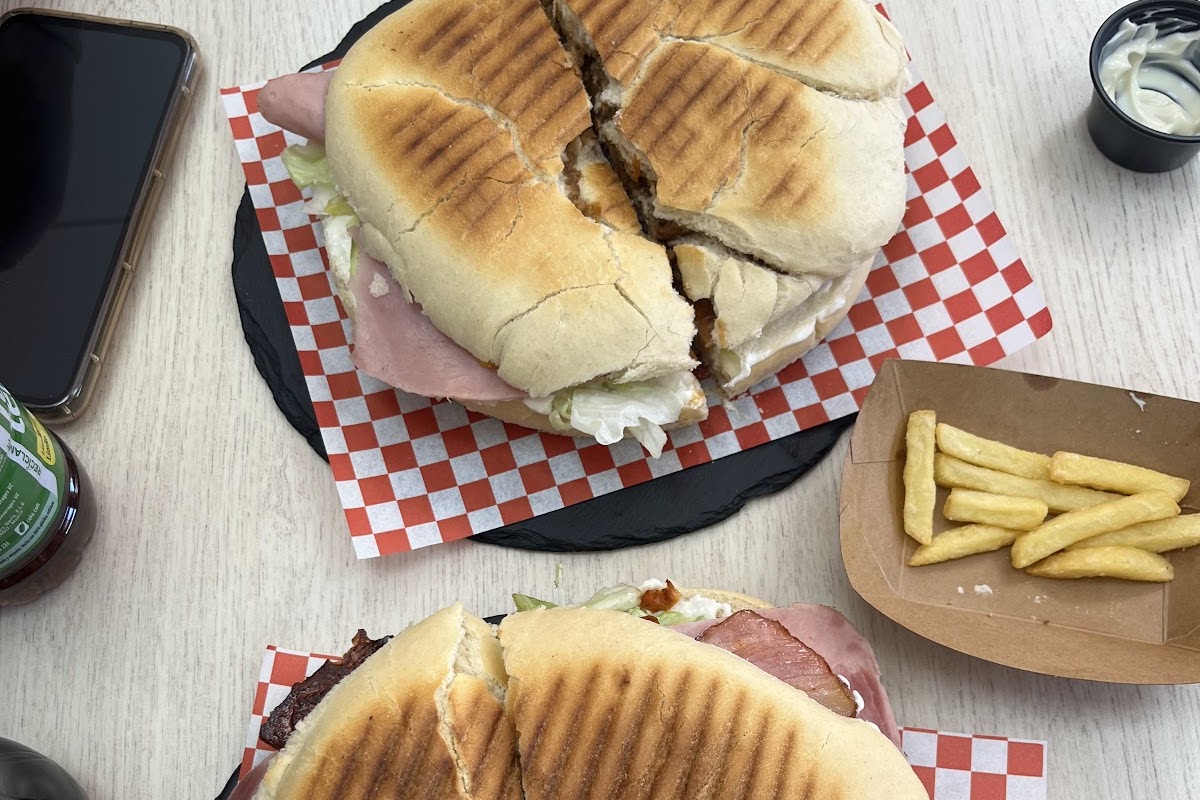 Hamburgueseria Benamai