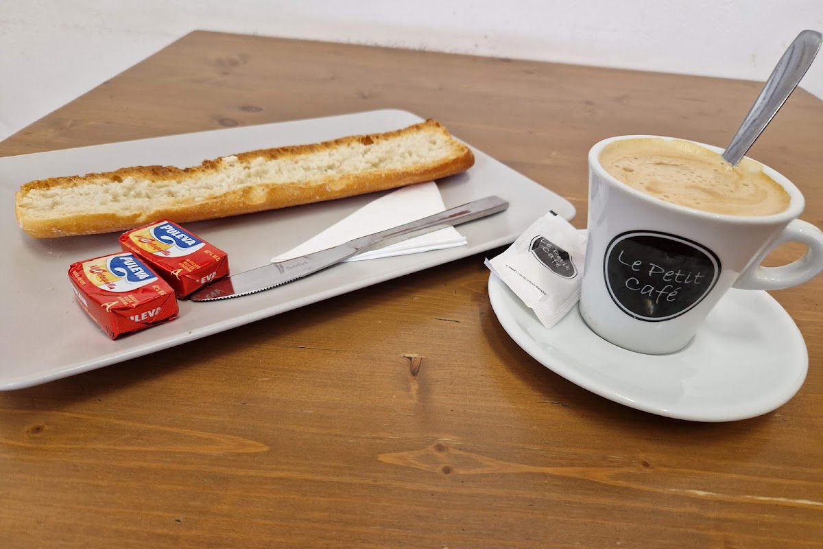Le Petit Café