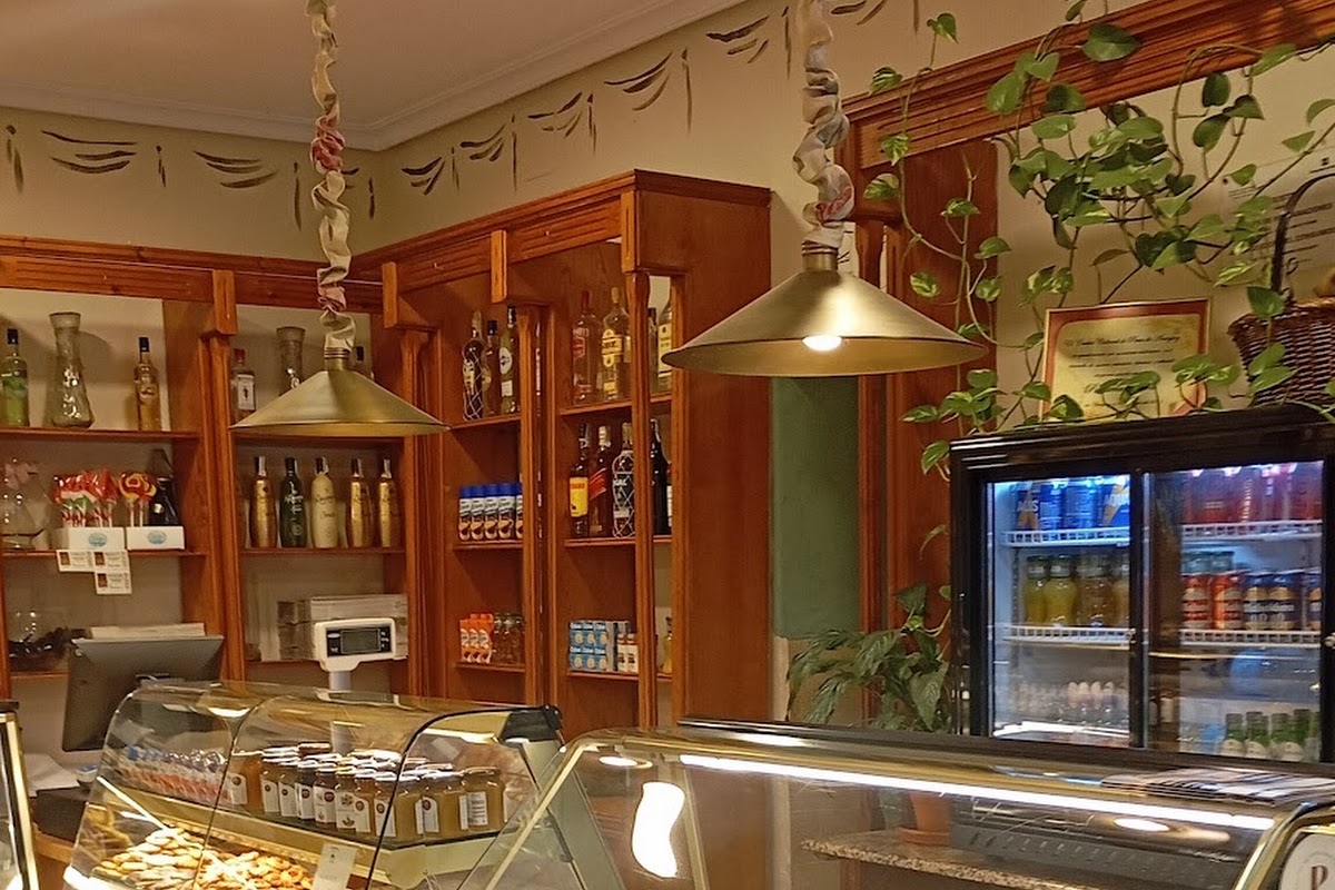 Cafetería y Pastelería Parras