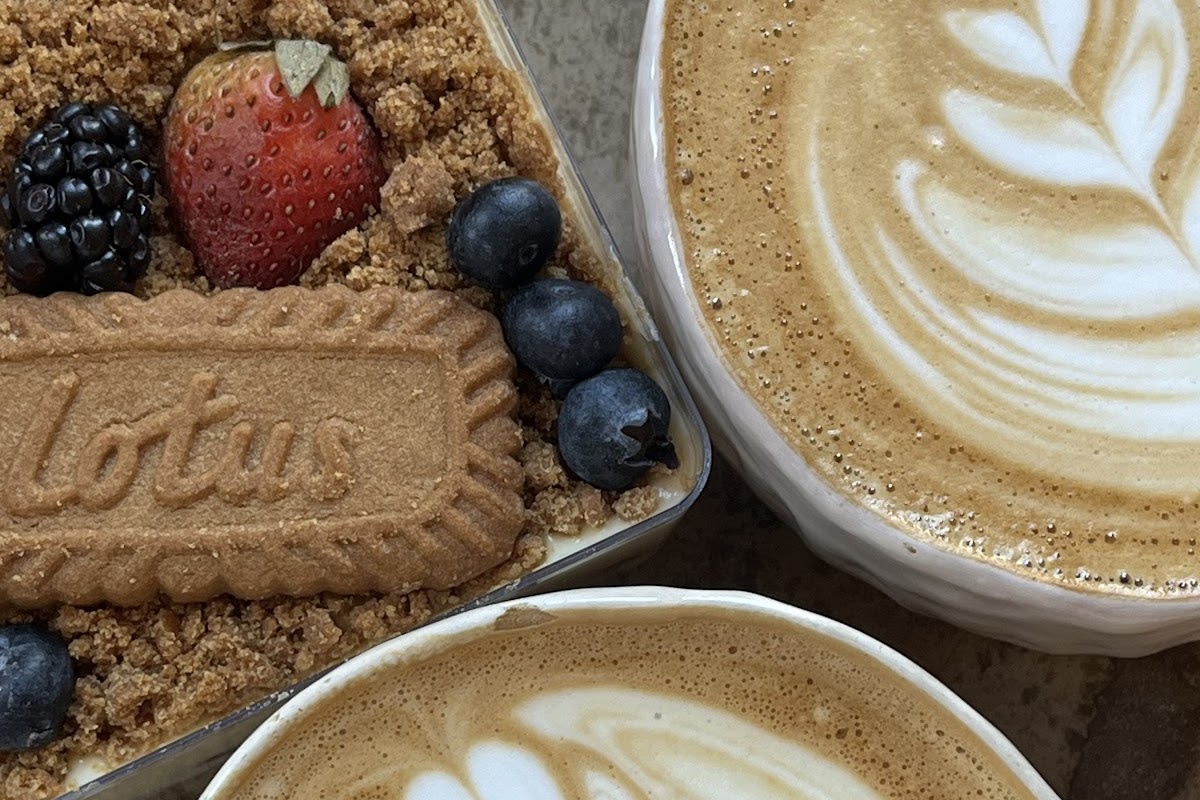 HINAR Dessert Bar & Café