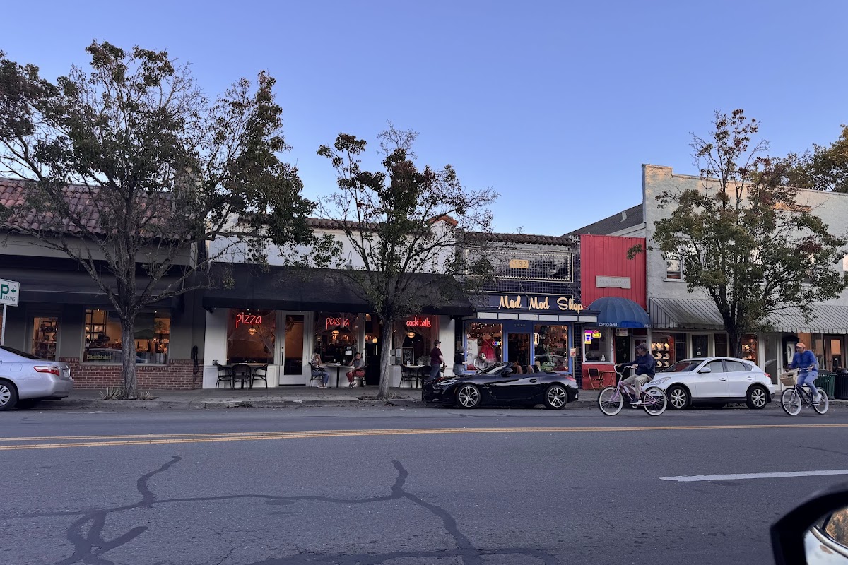 Palisades Eatery