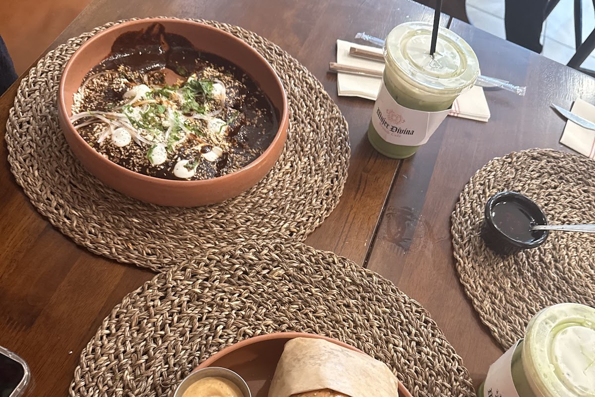 Mujer Divina Burrito and Coffee House
