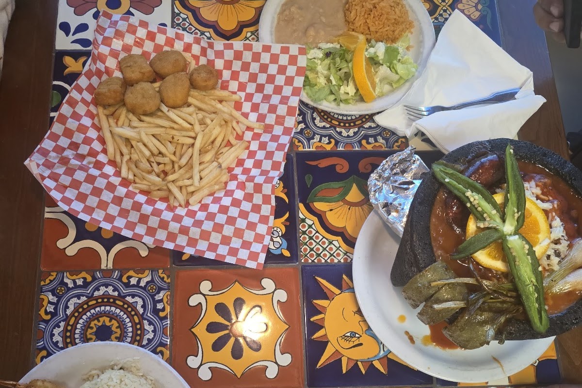 Tacos y Mariscos Las Espuelas, Fresno, CA