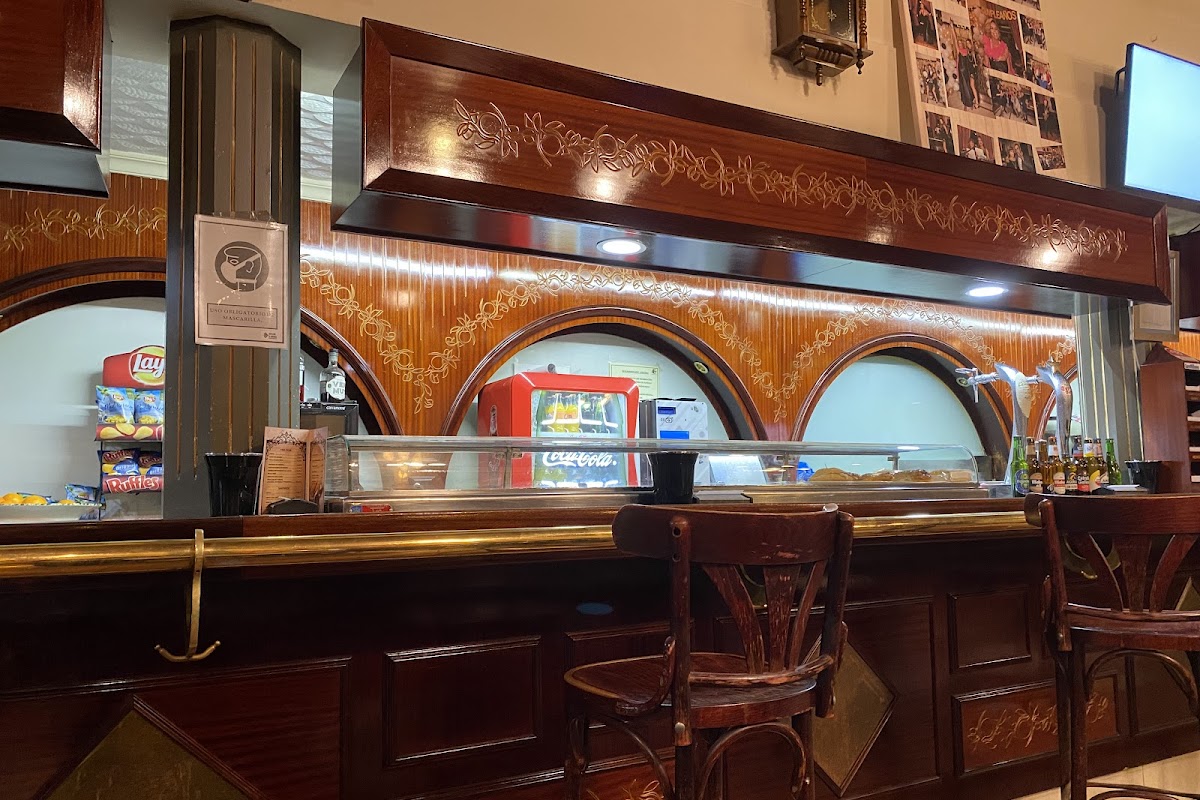 Café Bar Central