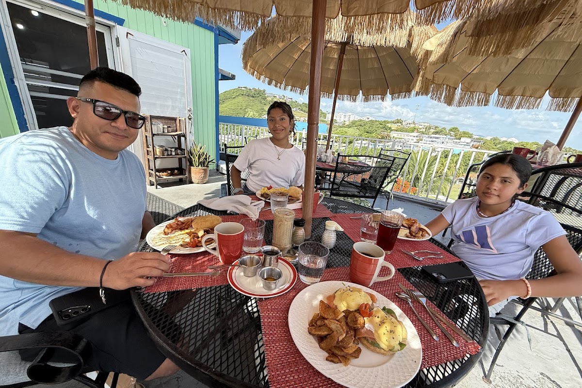 Las Vistas Café