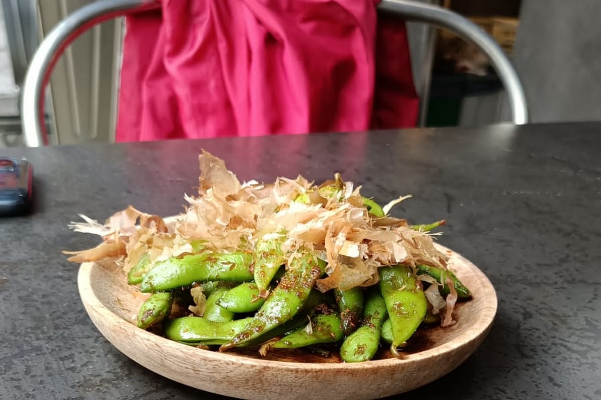 Loose Blues Dining