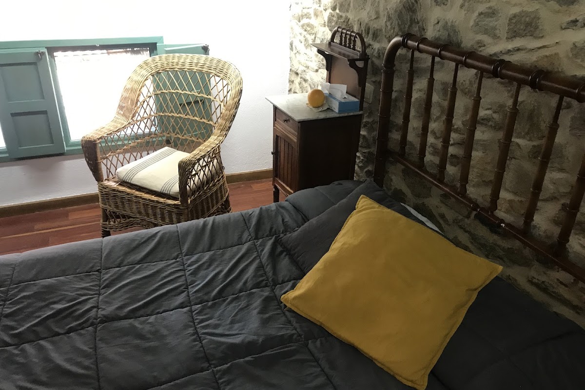 Casa Don Din, Vila de Cruces