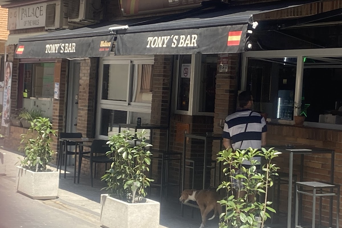 Tony's Bar, Galapagar