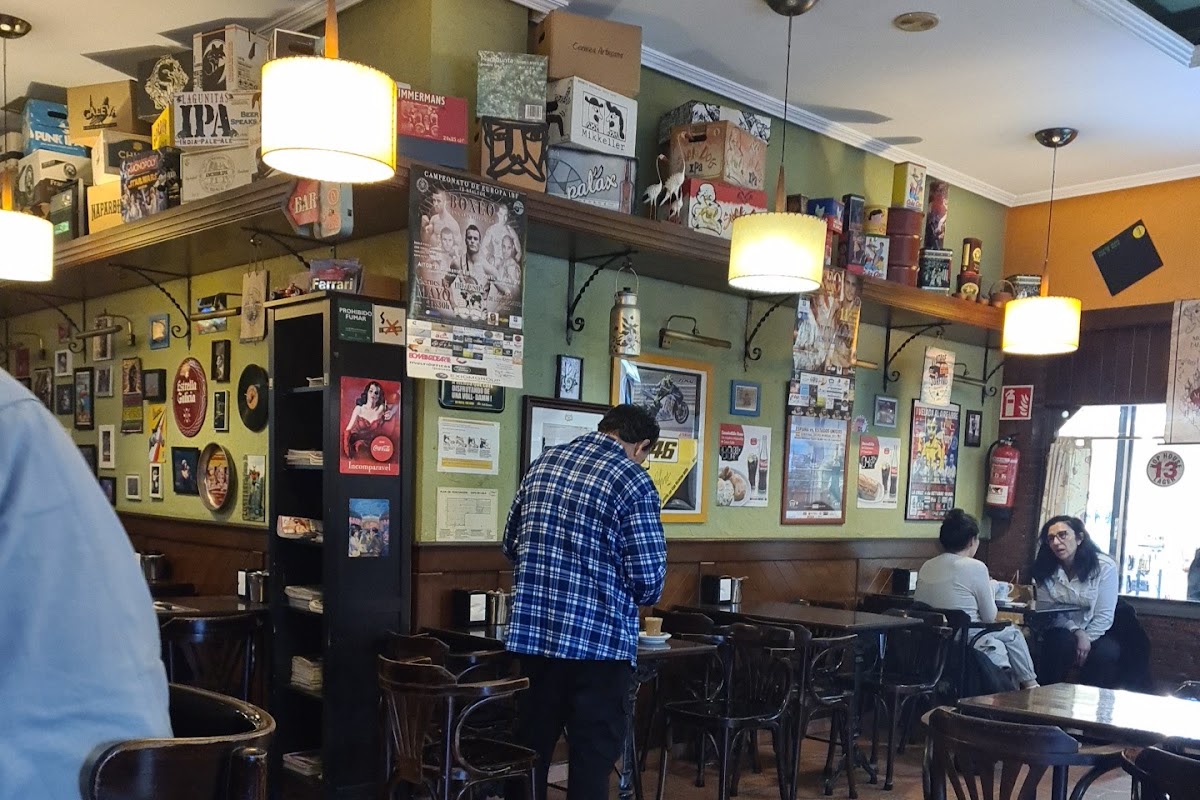 El Cafe de Lola
