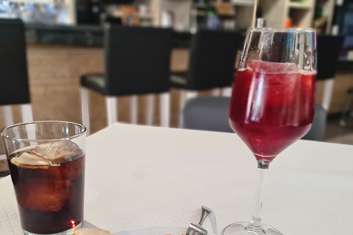 Restaurante Avenida, Cuevas del Campo