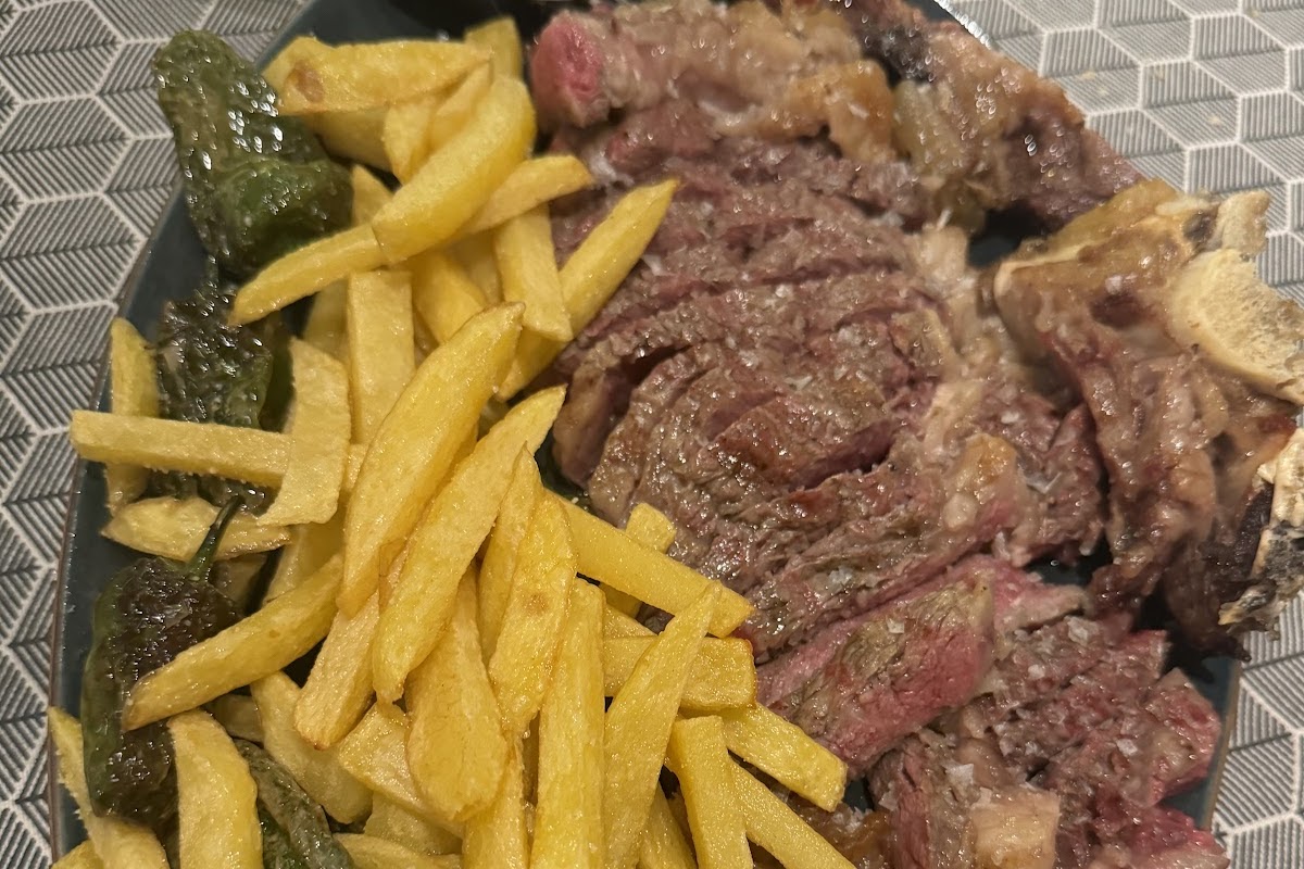 Es Trast