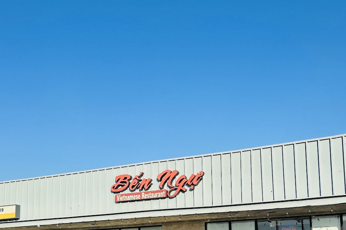 Bến Ngự Restaurant, Garden Grove, CA