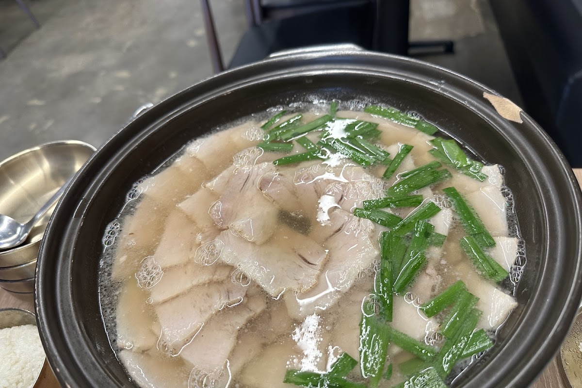 Brothers Gom Tang | 형제곰탕 | 兄弟 骨汤 Korean Restaurant, Buena Park, CA