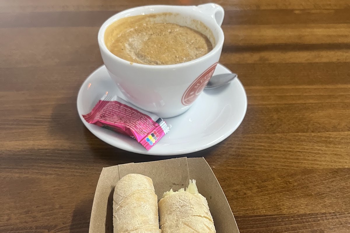 Mecatos Bakery & Café