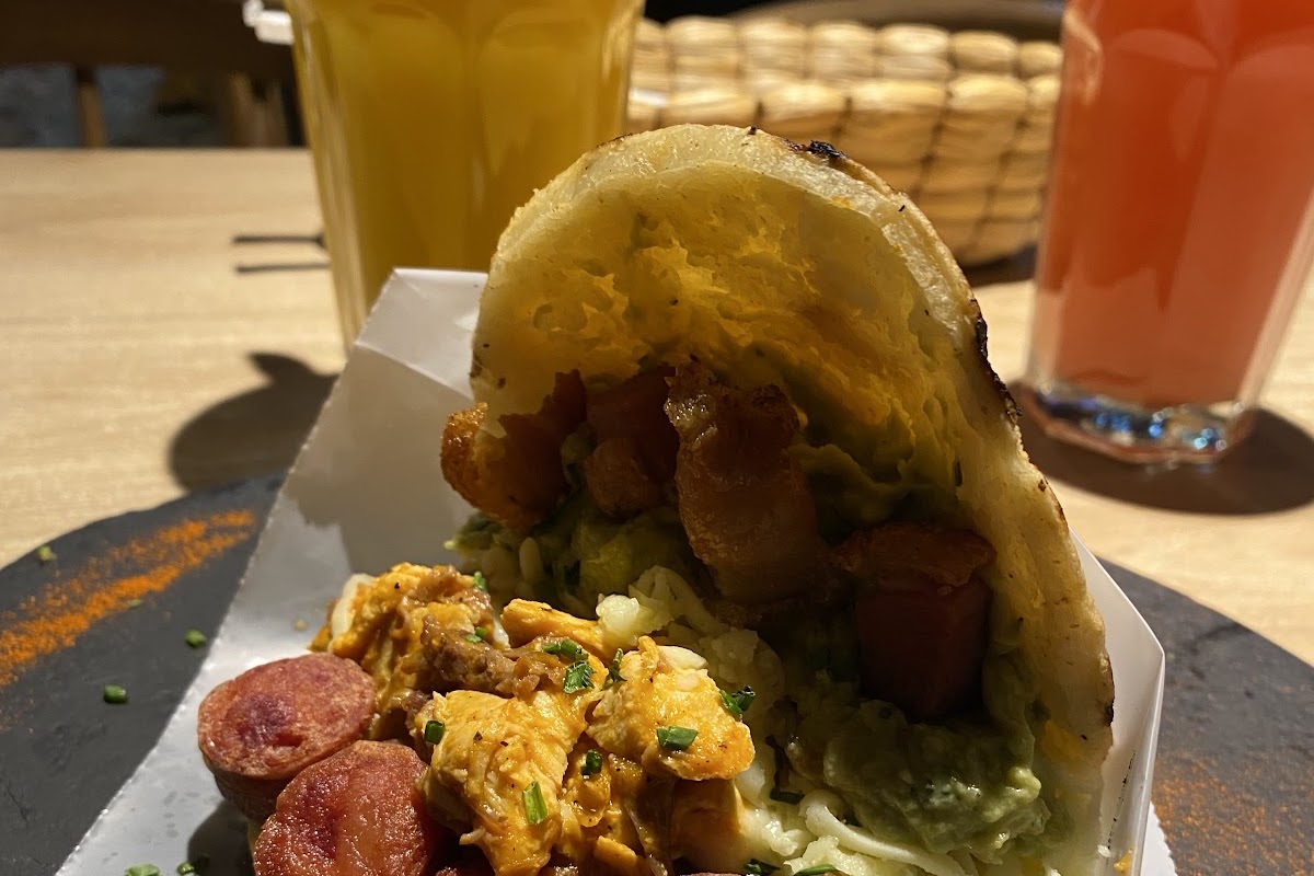Arepa: Parrilla y café