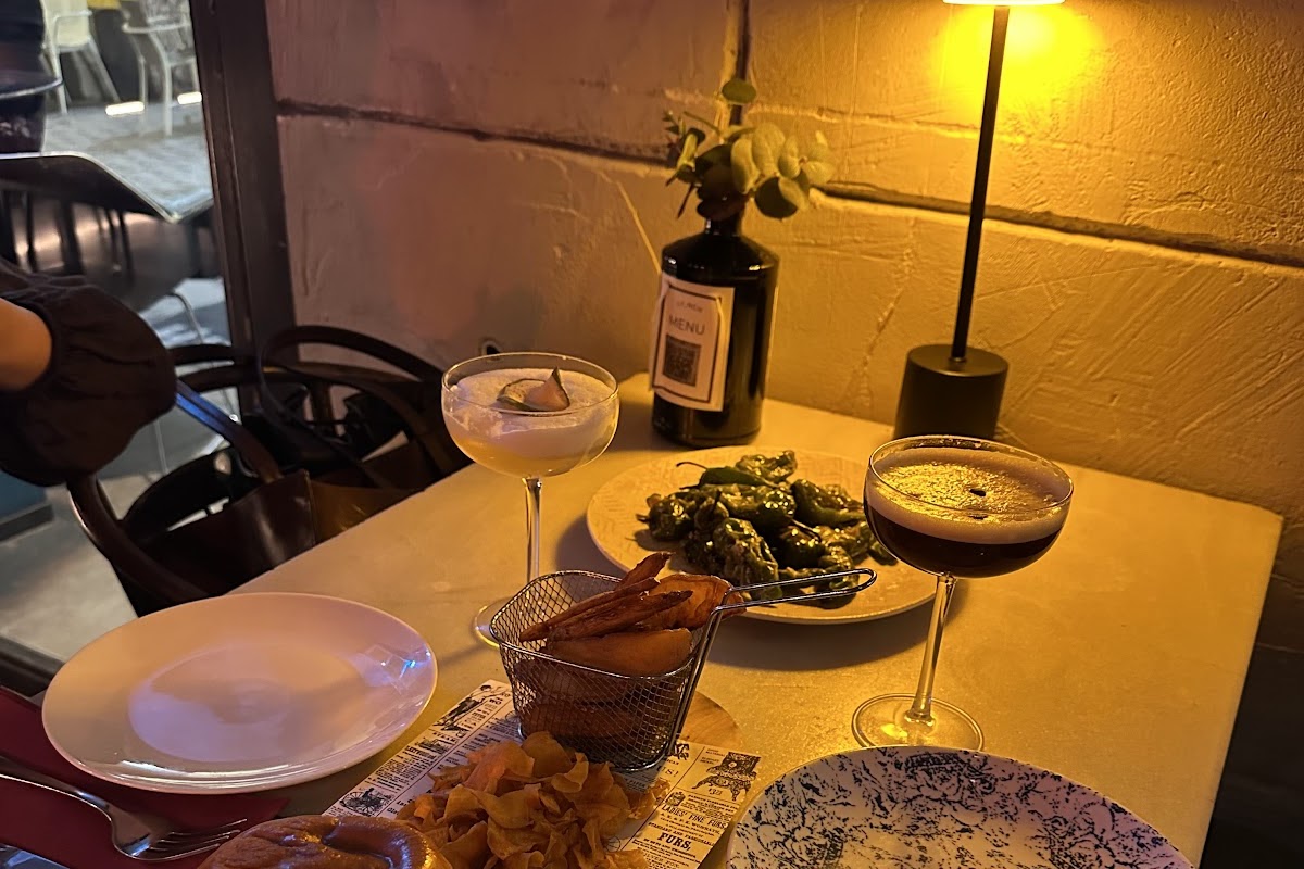 Lynch - Food and Cocktails
