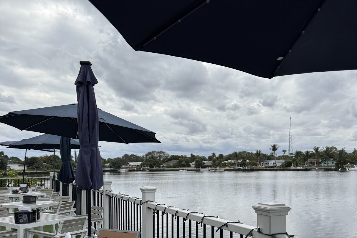 Outclaws Seafood Restaurant & Market