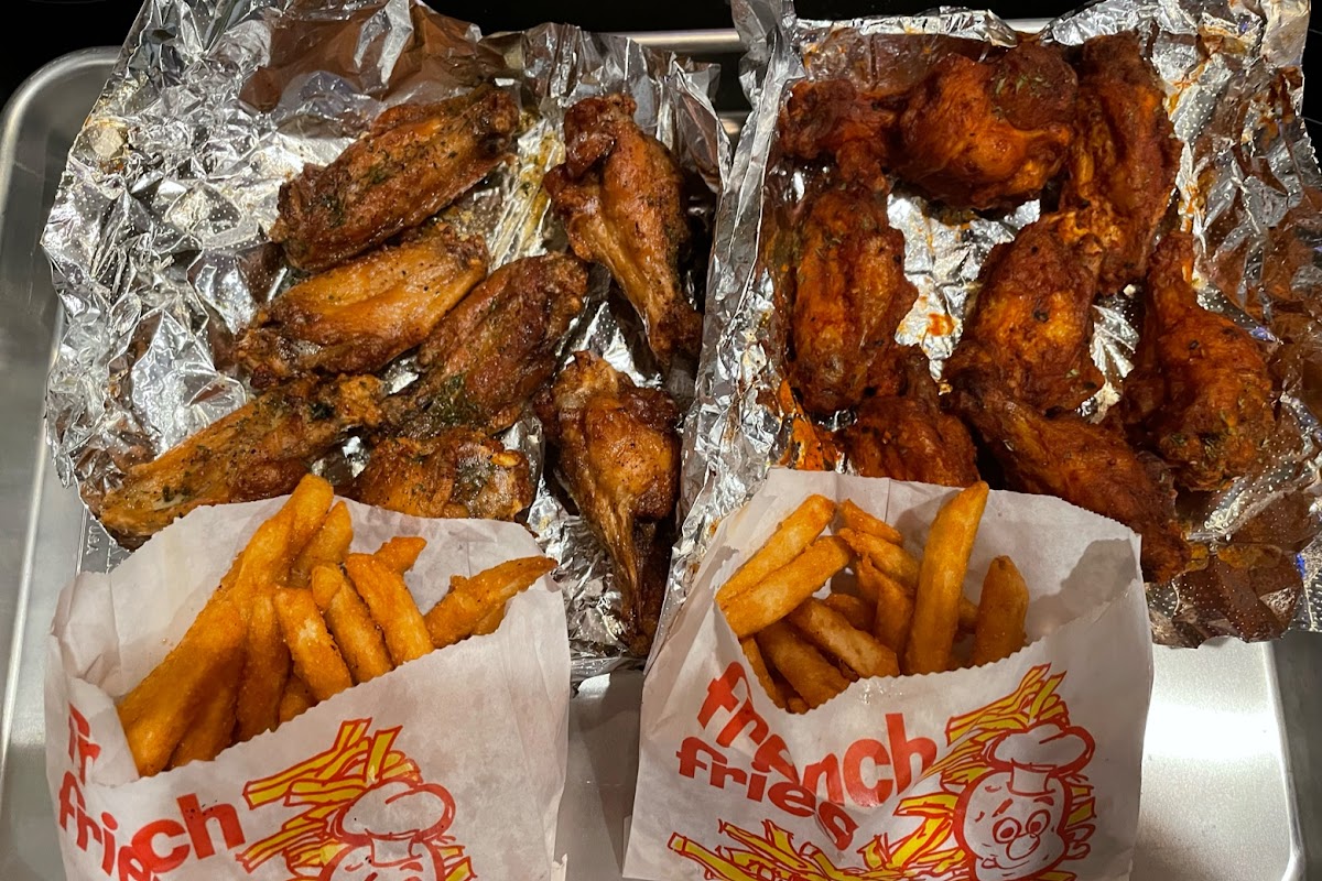 Buffalo Boss Brooklyn’s Finest Wings - Best Buffalo Wings in Orlando | Chicken Wings| Resturant | Orlando