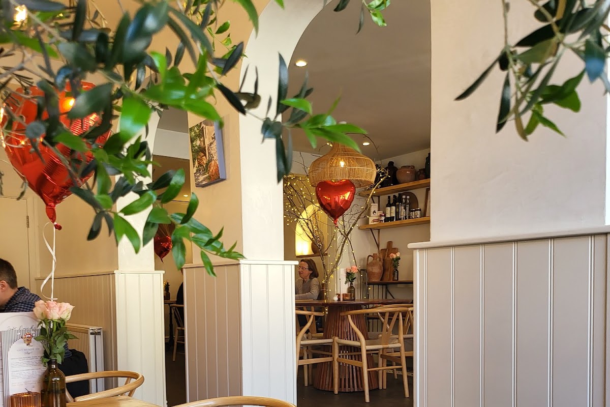 Nisou Reigate