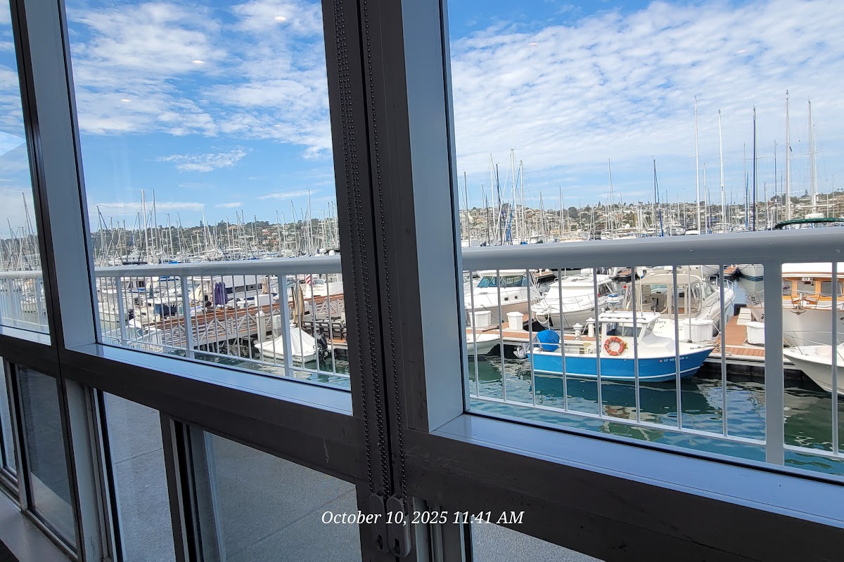 Bay Club Bar & Grill