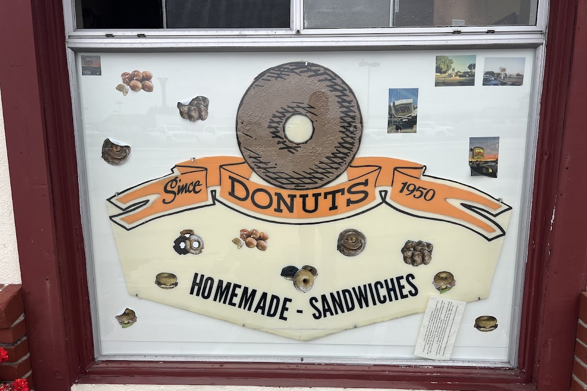 Red's Donuts, Seaside, CA