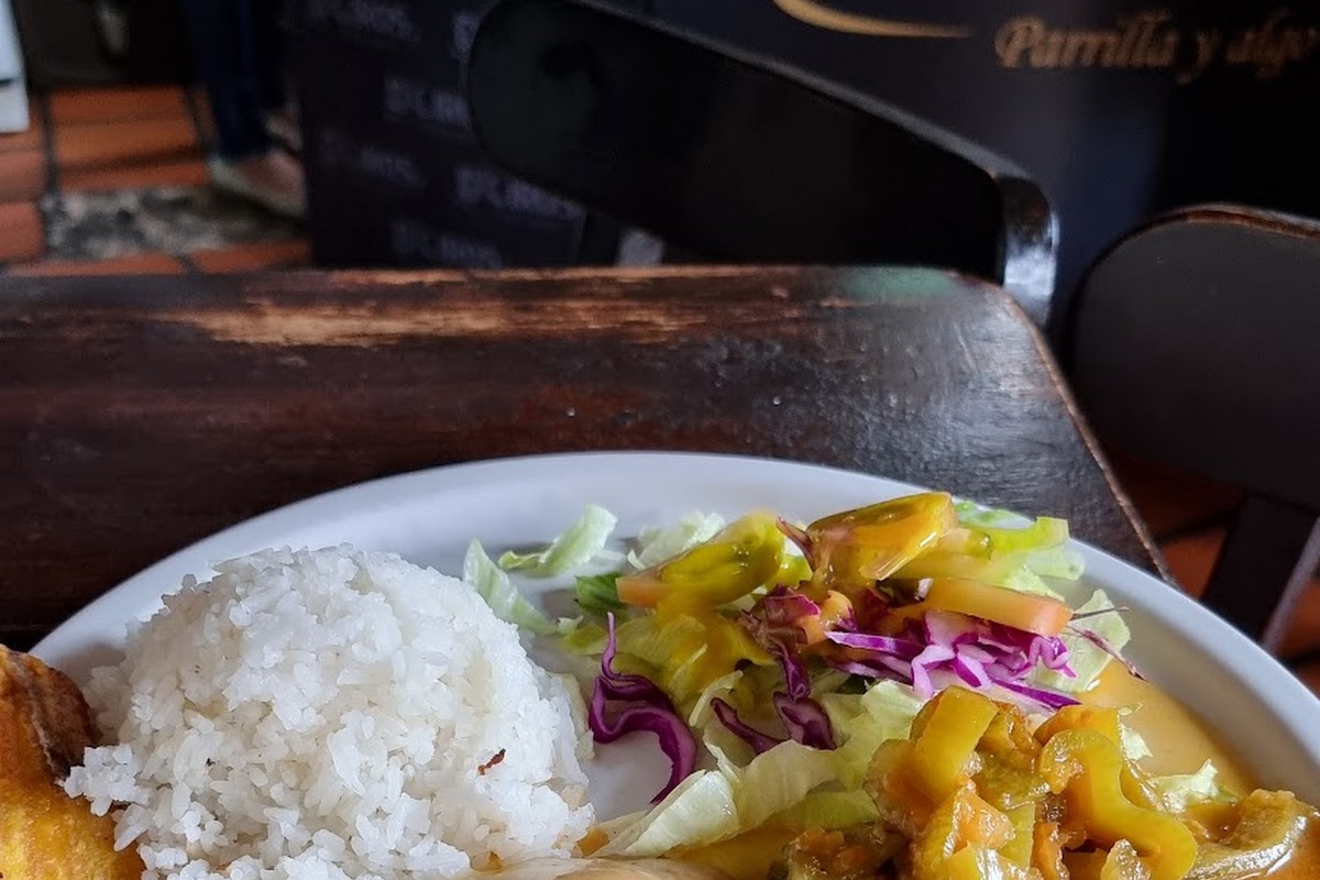 Ciros Cafe y Restaurant